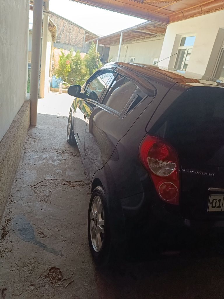 Продаётся  автомобиль  спарк
