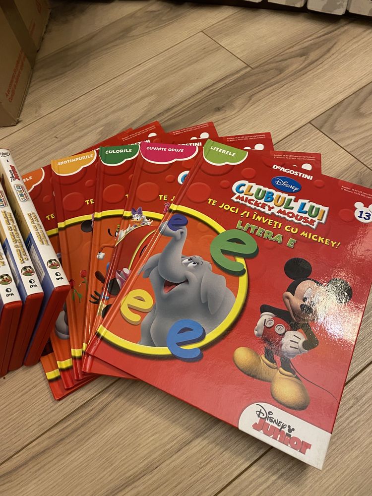 Vand DVD + carti Clubul lui Mickey Mouse