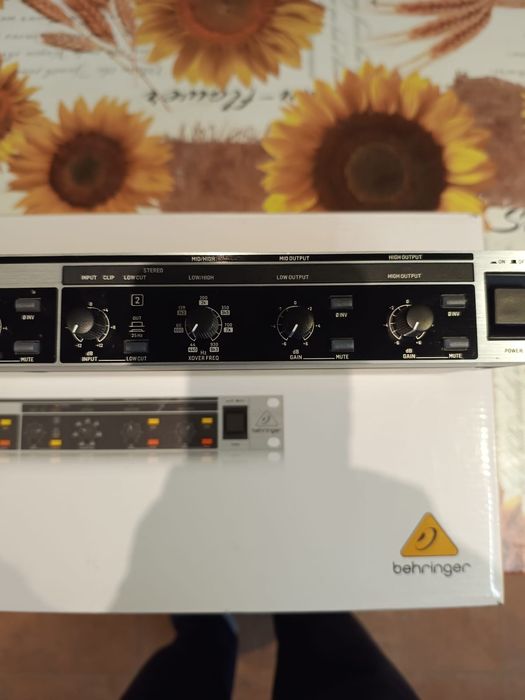 Crossower Behringer CX 2310 V2