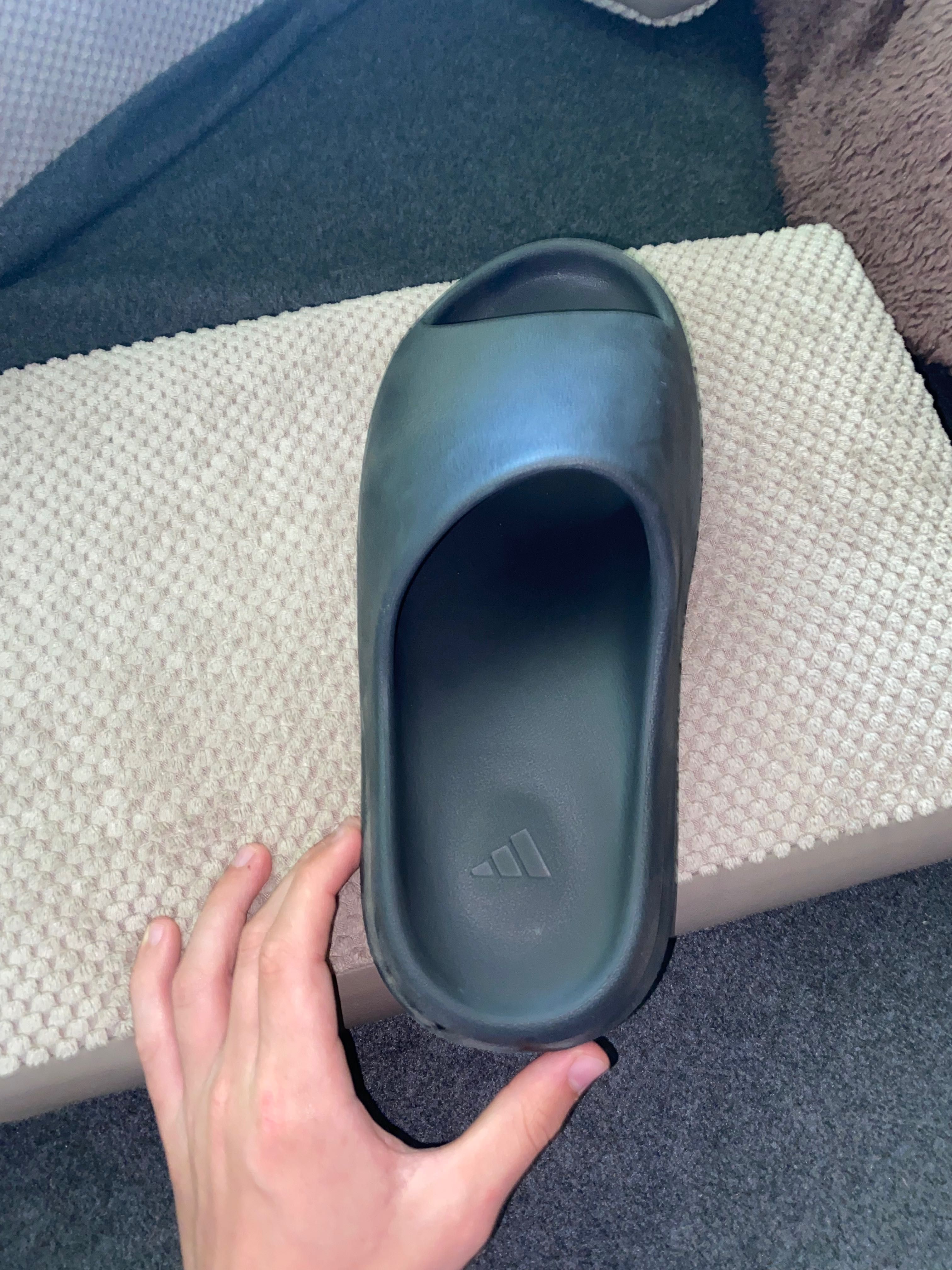 Yeezy Slides Onyx