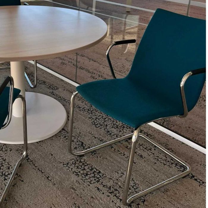 Set: Masă rotundă de ședință + 4 scaune