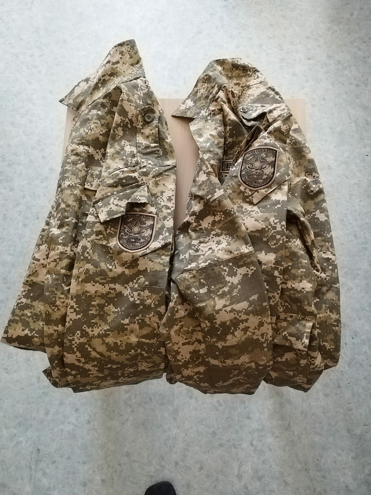 Утеплённые зимние куртки р-р 54- 56. Форма полевая летняя р-р 52-54