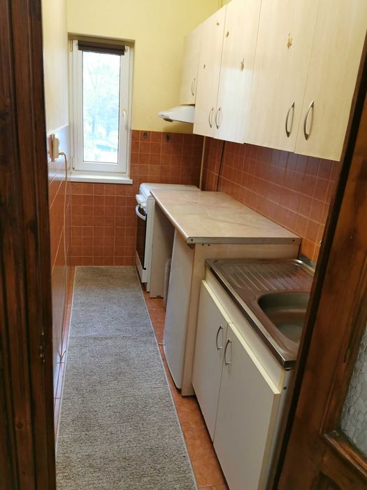 Închiriez garsoniera