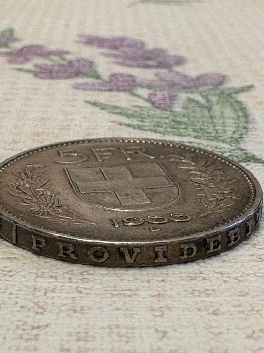 Vand moneda de argint