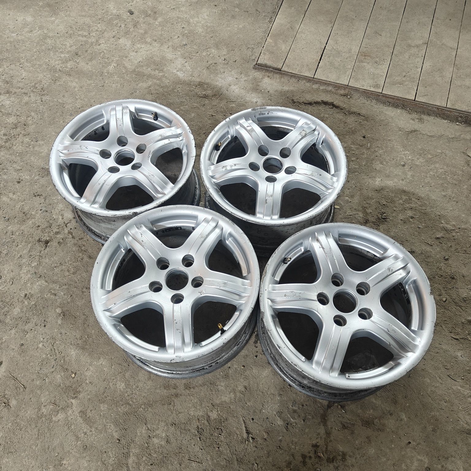 R15 PCD 5* 108 Комплект легкосплавных дисков