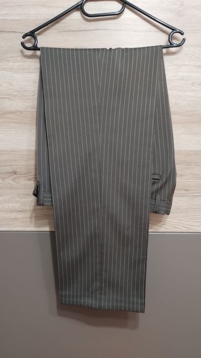 Costum gri mărimea 50