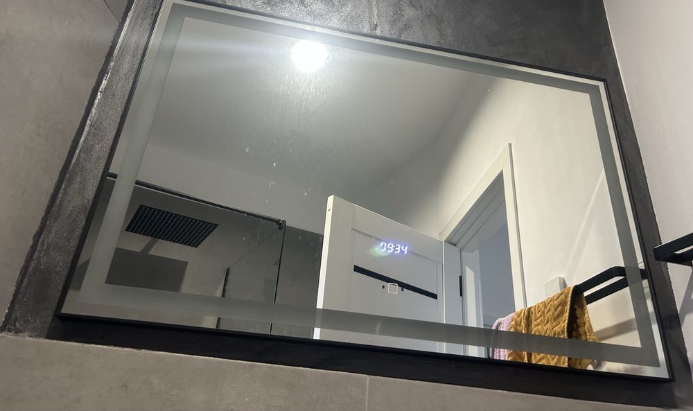 oglinda cu led pentru baie