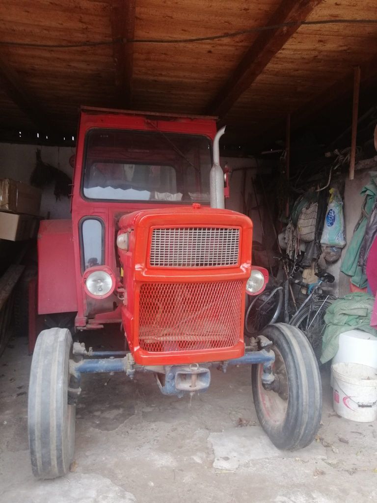 Vând tractor Fiat 45