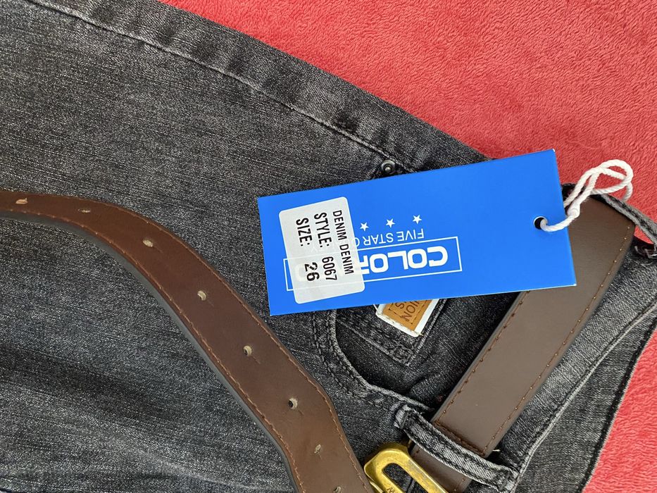 Срочно  новые  джинсы женские  продам