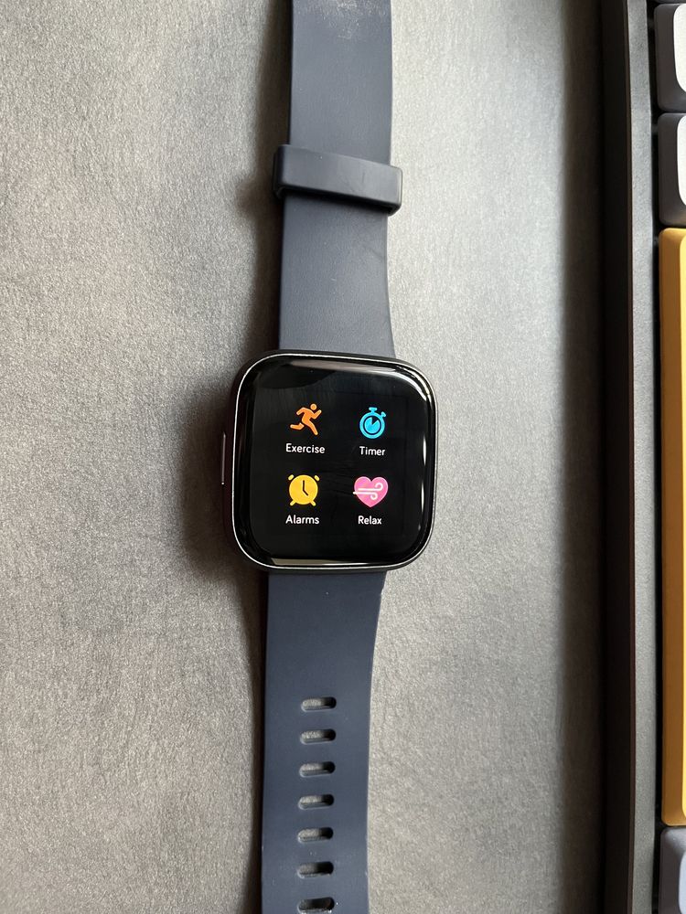 Смарт часовник Fitbit Versa 2