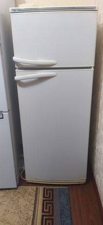 Холодильник сотилади