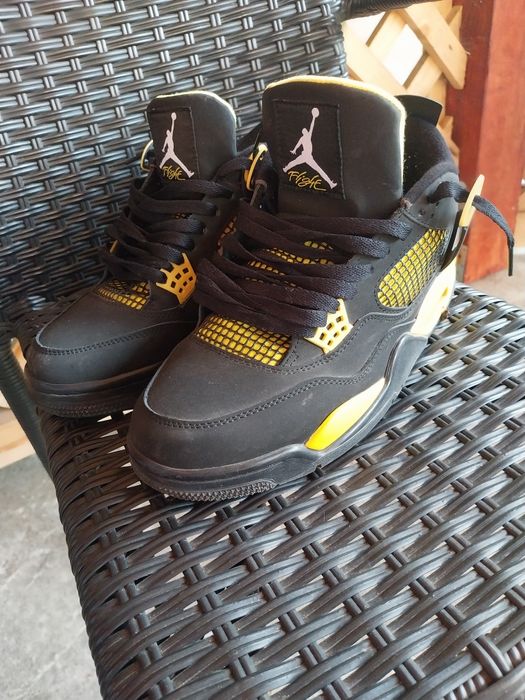 Jordan 4 yellow thunder
