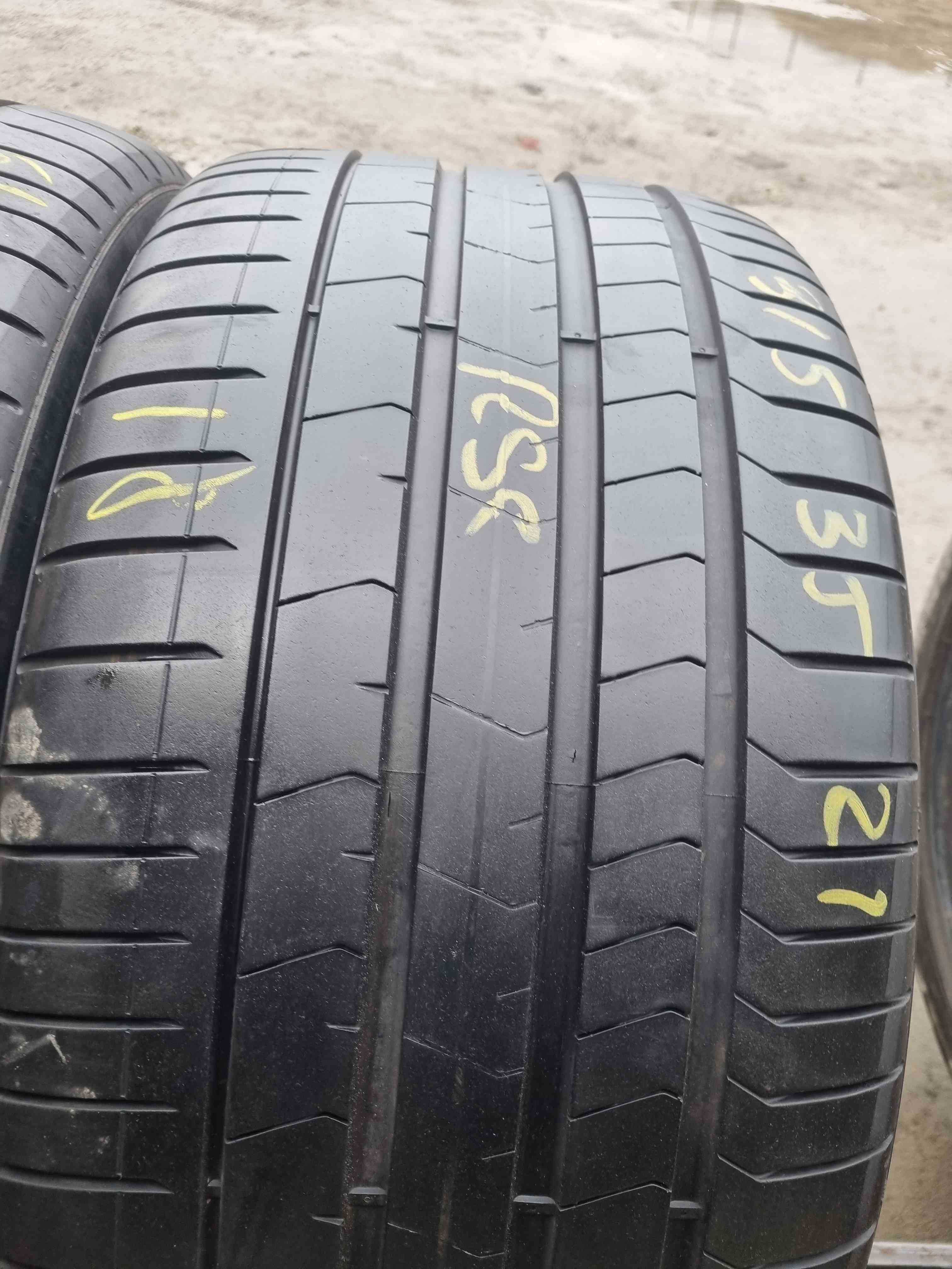 SET 2 Anvelope Vara 315/35 R21 PIRELLI P ZERO - Runflat 111Y