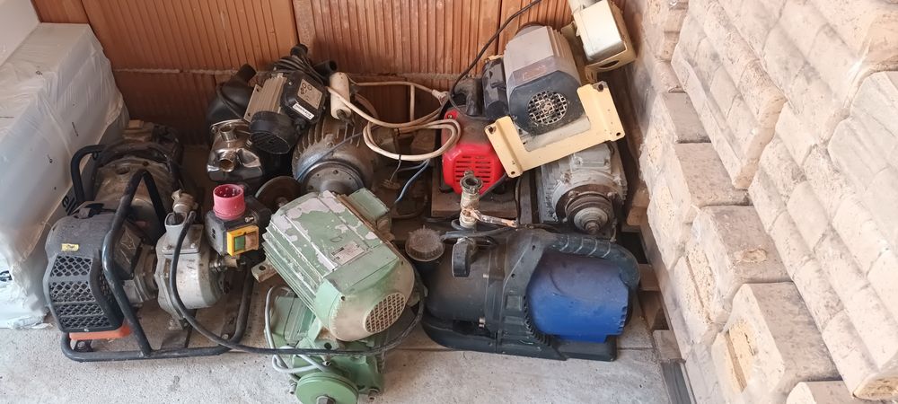 Vând motoare electrice