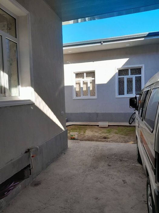 Район: Тошкент тумани 
Кўча:  Ширибом мости 
Хоналар сони: 5 
Майдони: