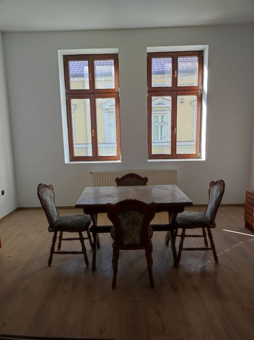 Dau în chirie casă ultracentrală în Oradea
