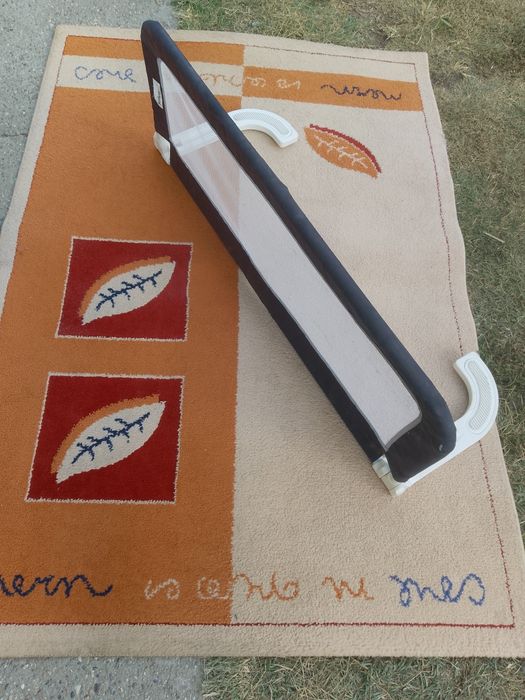 Vănd scaun de masă ptr bebeluș ,rotobil și barieră de protecție pat