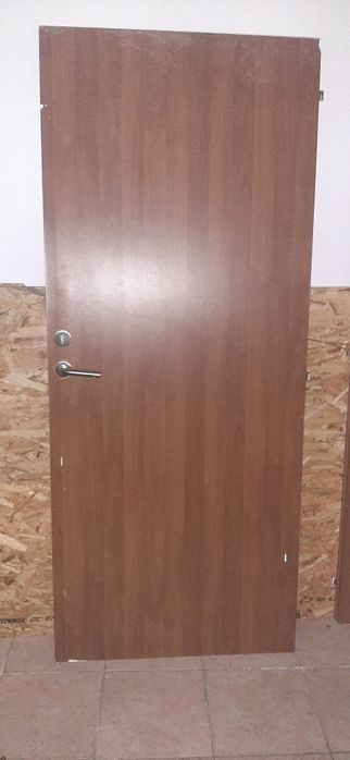 Usi interior second-hand