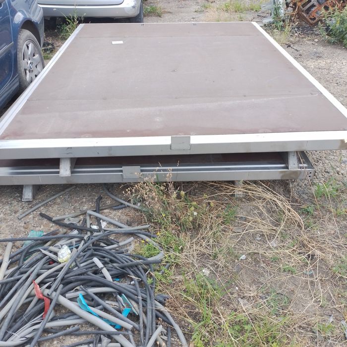 Vând două platforme