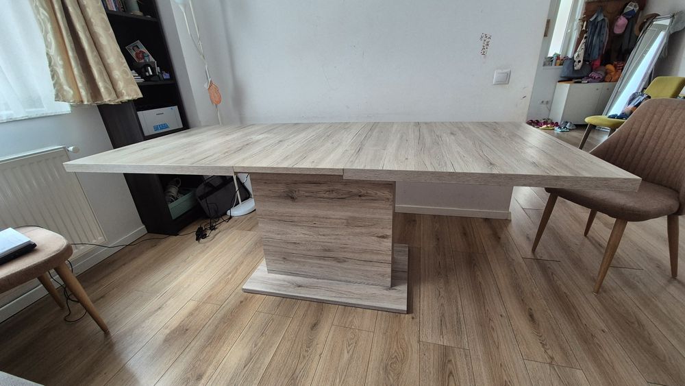 Masa living extensibila + 4 scaune