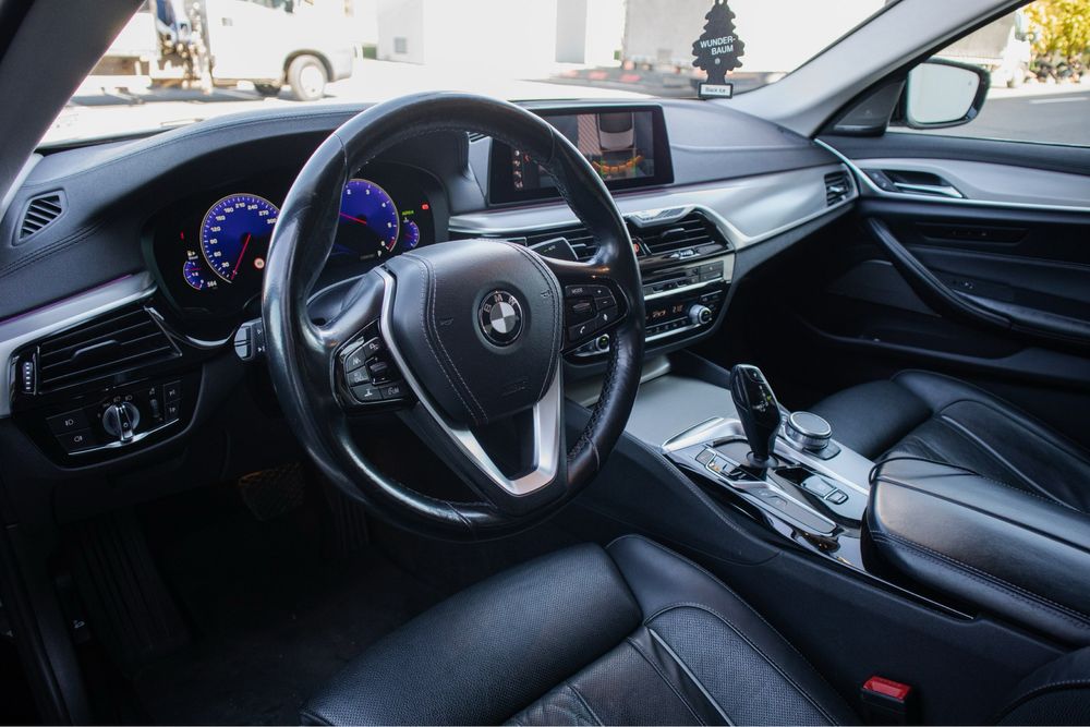 Bmw 530D G30 Xdrive Luxury Line 320 cp Istoric full Bmw