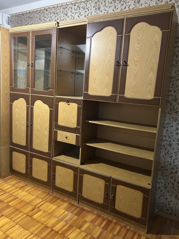 Продаётся стенка для зала / гостиной