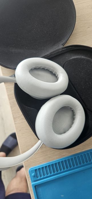 Bose Noise Cancelling 700