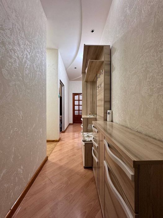 Буюк Ипак Йули Метро 3ком 90м2 кирпич 2*6 балкон