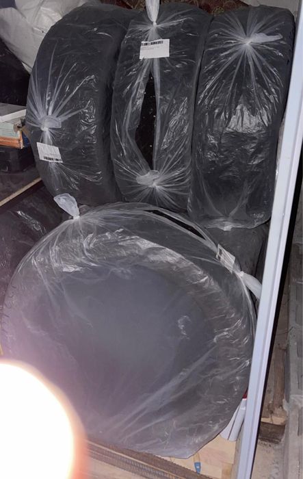 шины pirelli R22,ширина 285 мм,зимние,шипованные