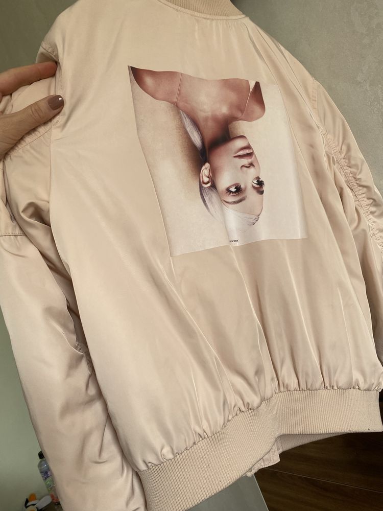 Пролетно яке Ariana Grande