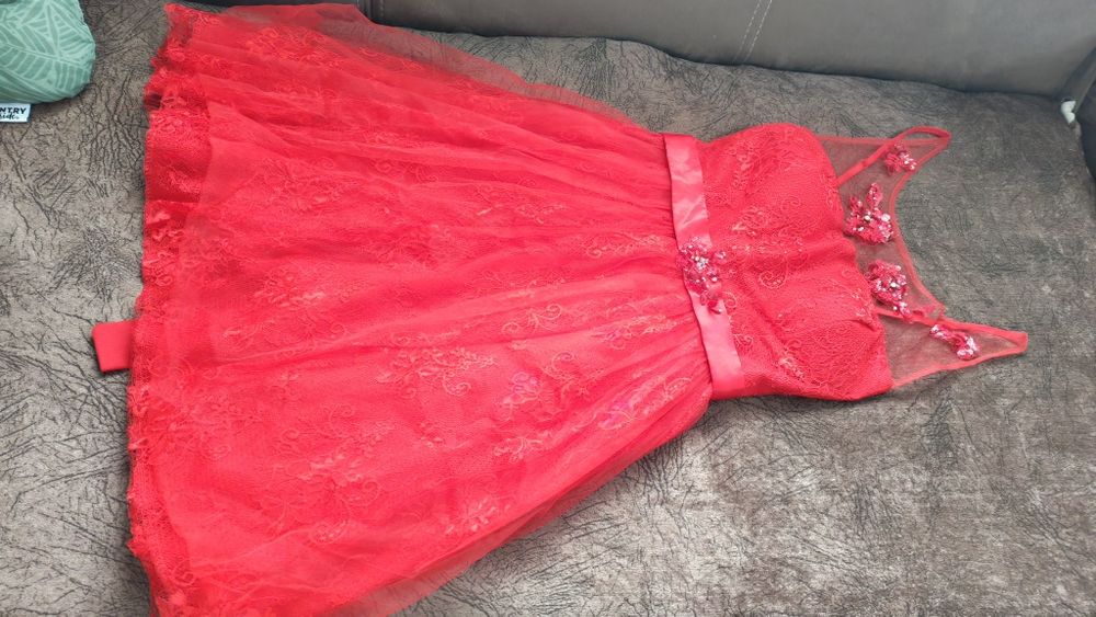 Рокля червена Л размер