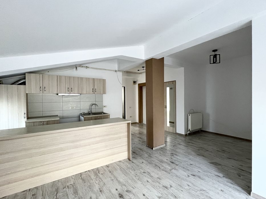 Inchiriez apartament cu 3 camere