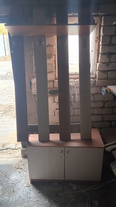 Вешалка настенная