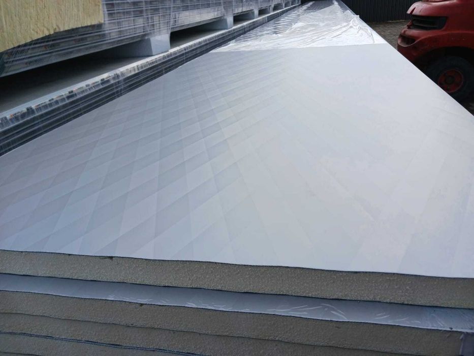 Panouri sandwich termoizolante / policarbonat / tabla cutata