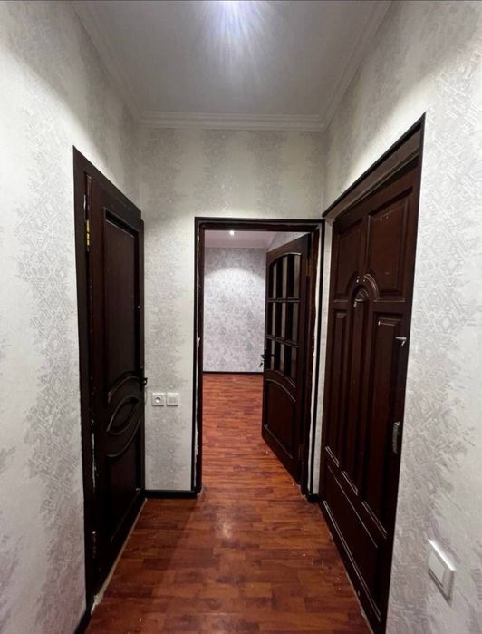 Юнусабод 11.кв 1/4/4 Срочно квартира