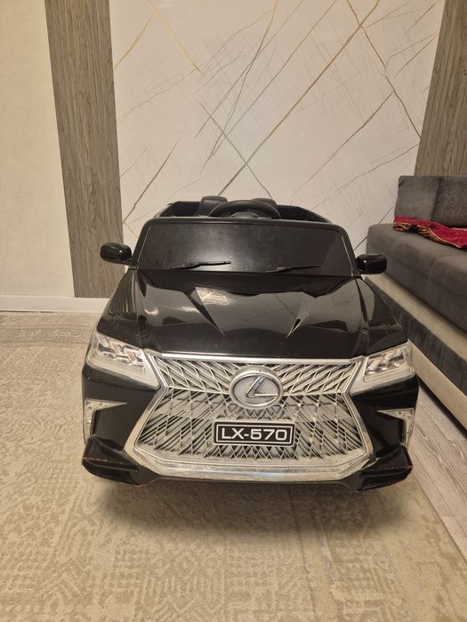 Продам детский электромашина лехсус  570+запасной аккумулятор