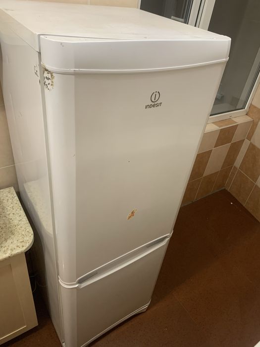 Продается холодильник Indesit, в рабочем состоянии, б/у