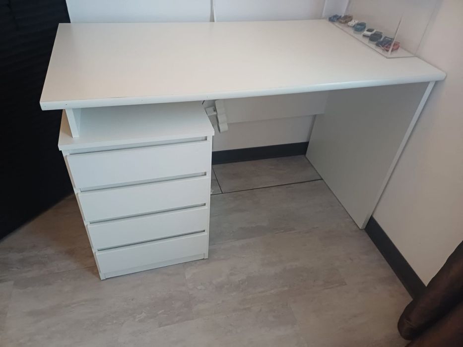 birou alb, modern cu sertare spatioase