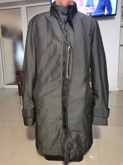 Vand haina HUGO BOSS marimea 50