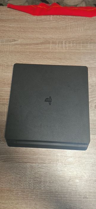 Playstation 4 slim и джойстик
