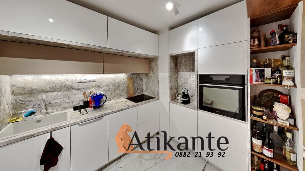 Продава се Двустаен апартамент в София, Център - 72 кв.м за 4098 €/кв.м - Снимка #3