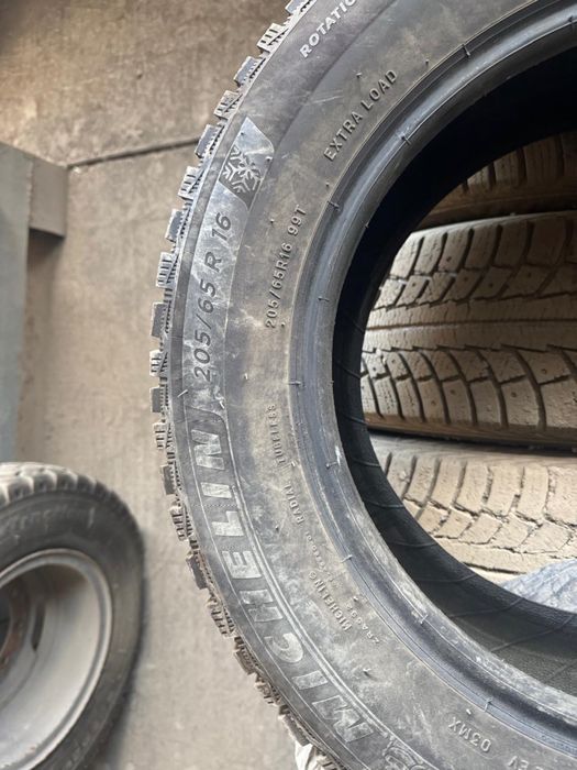 Продам зимнюю шипованную резину