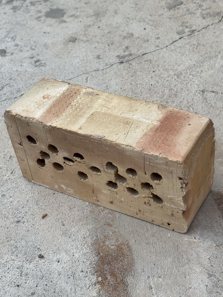 Продам кирпич полторашка