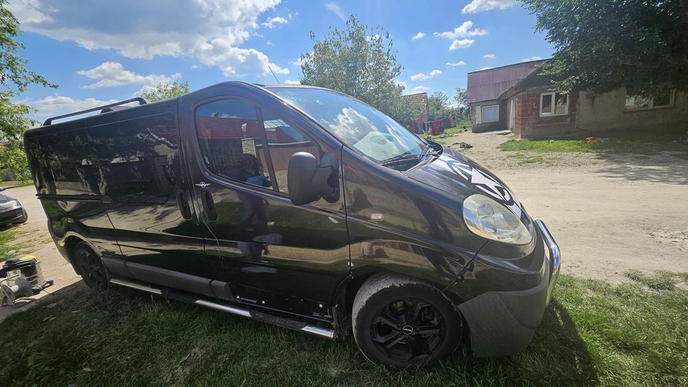 Renault trafic 2.0 90 cp 9 locuri