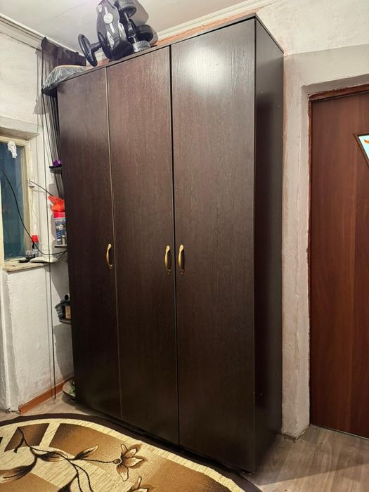 Нормально шкаф  .