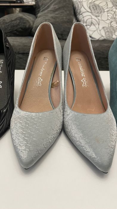 Обувки с висок ток