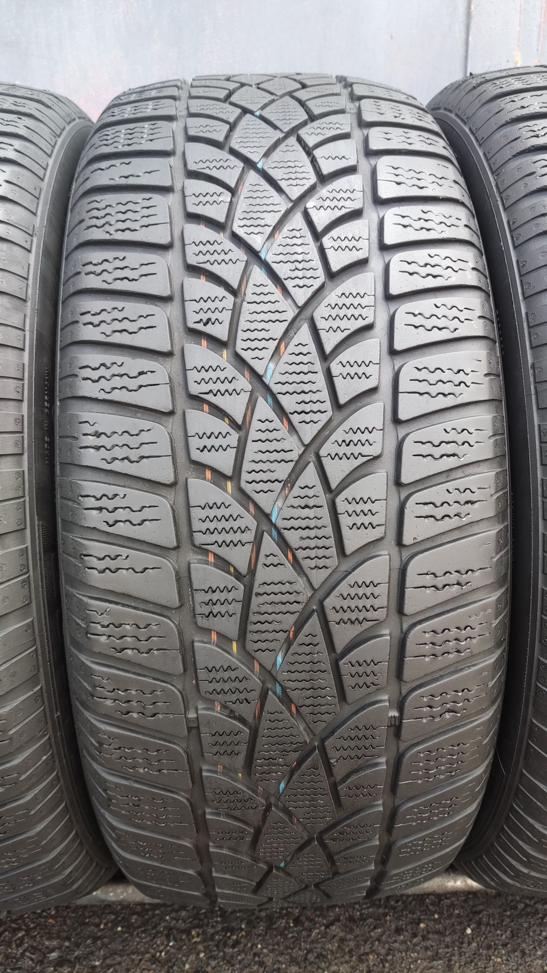 4бр зимни гуми 225/45/17 Dunlop Winter Sport, runflat 
dot21
6.8mm
Доб