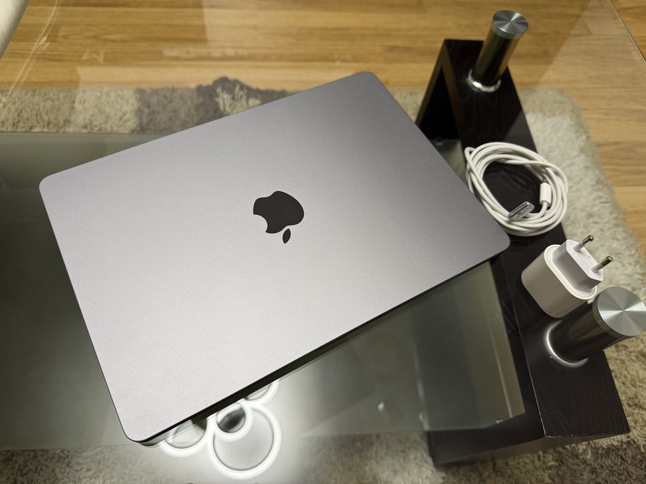 Macbook Air M2 2022 13.6” 512Gb 45 cicluri