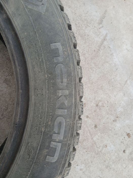 Продается зимнее шины Nokian.
