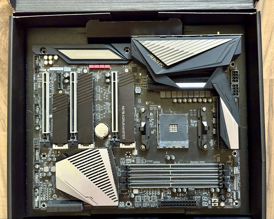 Placă de bază GIGABYTE X570 AORUS Master V1